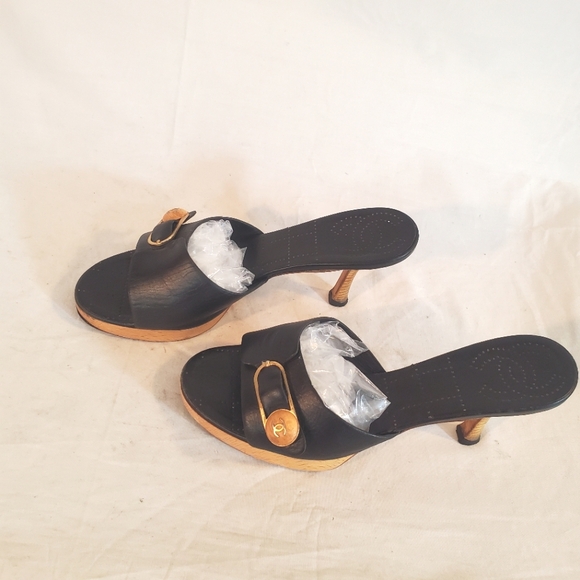 Vintage Chanel Women’s 39.5 Black Logo Leather Open Toe Sandals Heels - Picture 2 of 15
